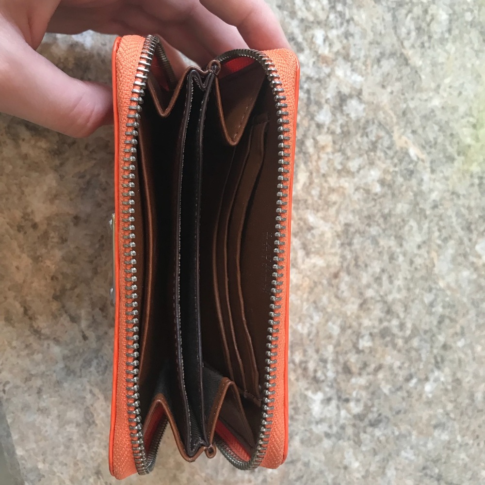 Lauren Ralph Lauren Wallet! - Picture 3 of 4
